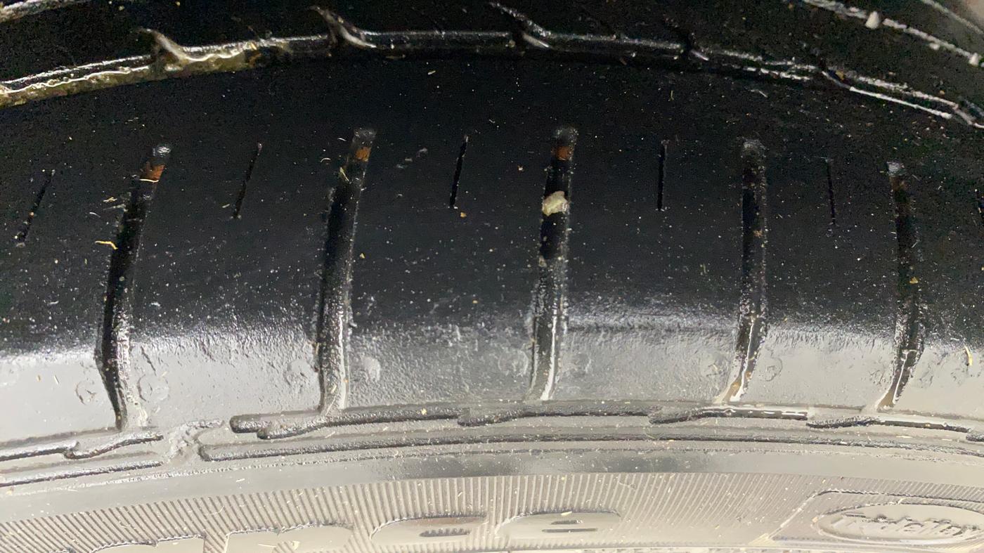 2015 Maruti Ciaz ZXI+, Petrol, Manual, 1,18,993 km, Right Rear Tyre Tread