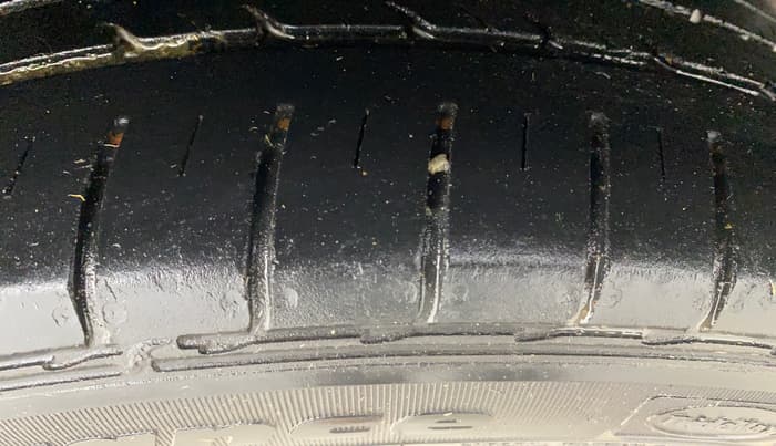 2015 Maruti Ciaz ZXI+, Petrol, Manual, 1,18,993 km, Right Rear Tyre Tread