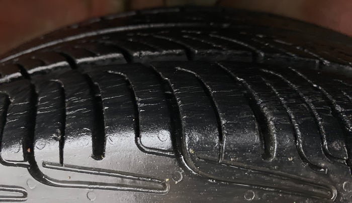 2013 Maruti Alto K10 VXI, Petrol, Manual, 75,895 km, Right Front Tyre Tread