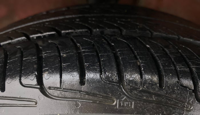 2013 Maruti Alto K10 VXI, Petrol, Manual, 75,895 km, Left Front Tyre Tread