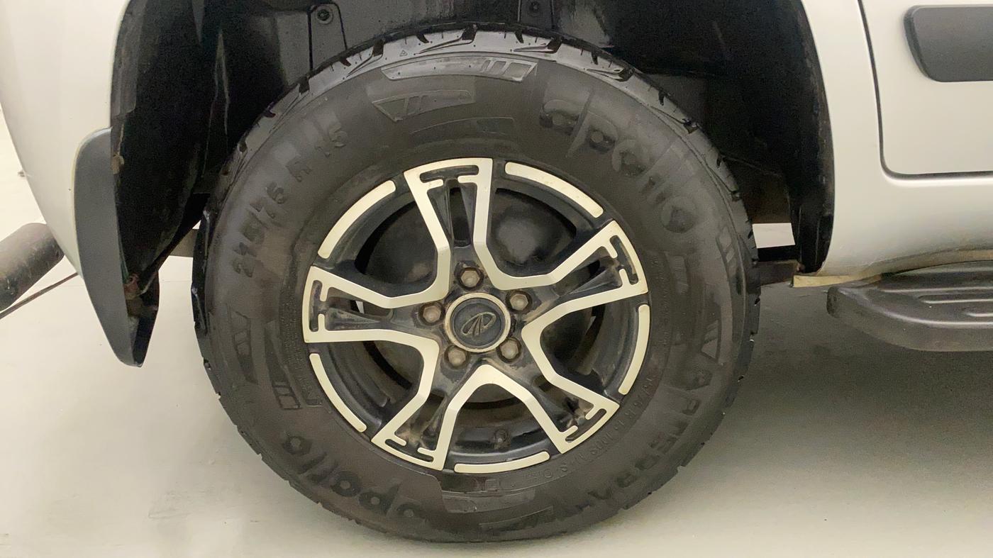2017 Mahindra TUV300 T6 PLUS, Diesel, Manual, 56,865 km, Right Rear Wheel