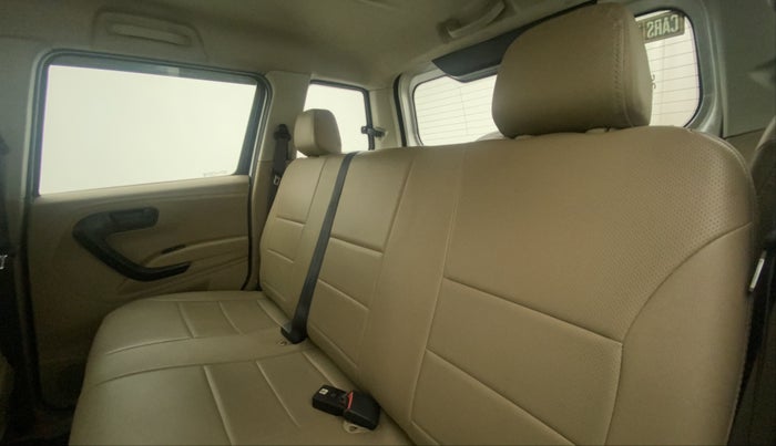 2017 Mahindra TUV300 T6 PLUS, Diesel, Manual, 56,865 km, Right Side Rear Door Cabin