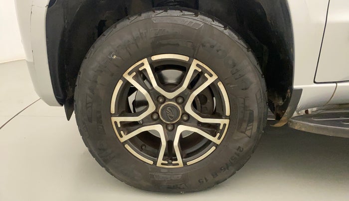 2017 Mahindra TUV300 T6 PLUS, Diesel, Manual, 56,865 km, Left Front Wheel