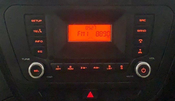 2017 Mahindra TUV300 T6 PLUS, Diesel, Manual, 56,865 km, Infotainment System