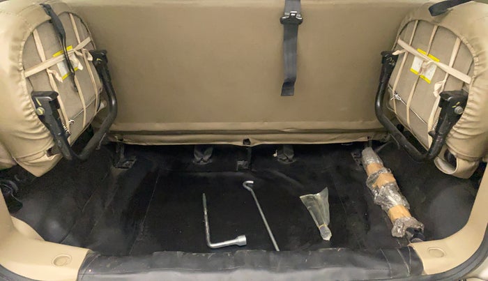 2017 Mahindra TUV300 T6 PLUS, Diesel, Manual, 56,865 km, Boot Inside