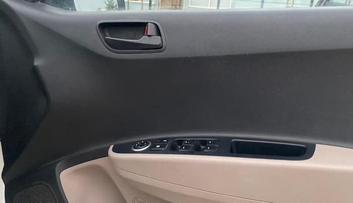 2014 Hyundai Grand i10 MAGNA 1.2 KAPPA VTVT, Petrol, Manual, 53,070 km, Driver Side Door Panels Control