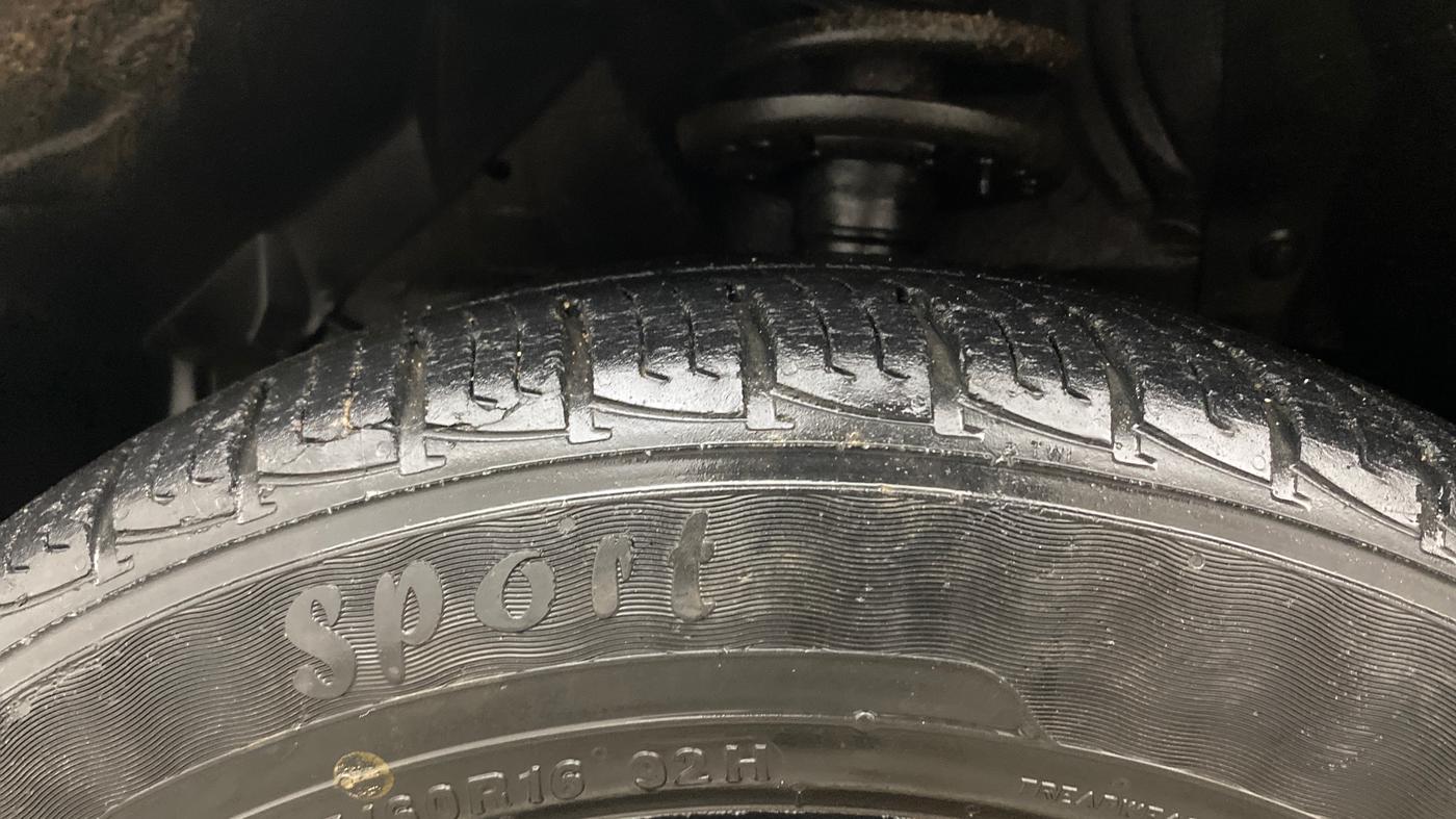 2019 Maruti Vitara Brezza VDI, Diesel, Manual, 33,533 km, Left Front Tyre Tread
