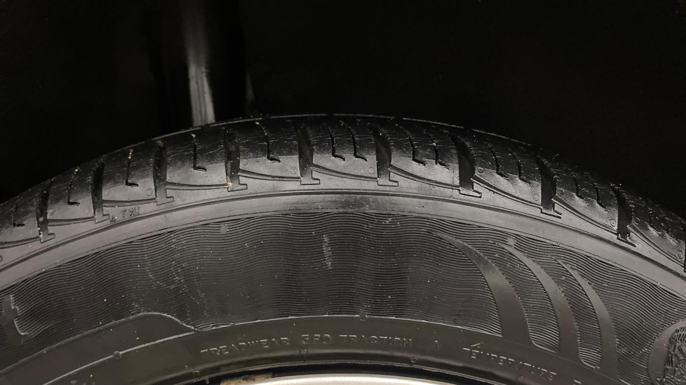 2019 Maruti Vitara Brezza VDI, Diesel, Manual, 33,533 km, Right Rear Tyre Tread