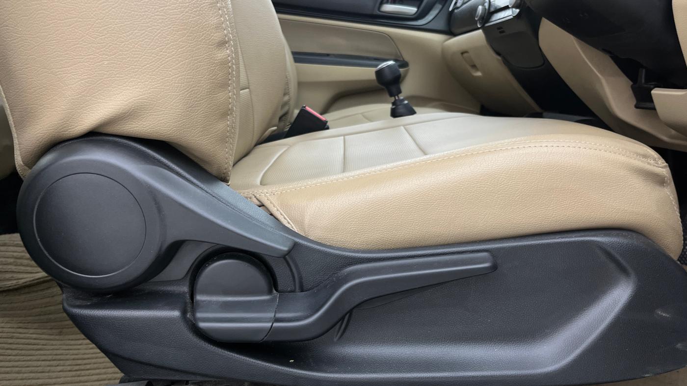 2019 Honda Amaze 1.2L I-VTEC VX, Petrol, Manual, 40,045 km, Driver Side Adjustment Panel