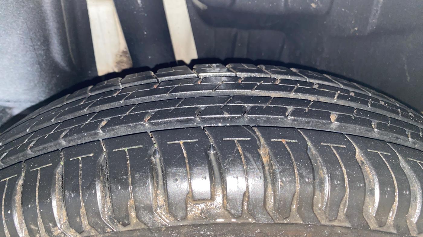 2020 Maruti Swift VXI, Petrol, Manual, 35,194 km, Right Rear Tyre Tread