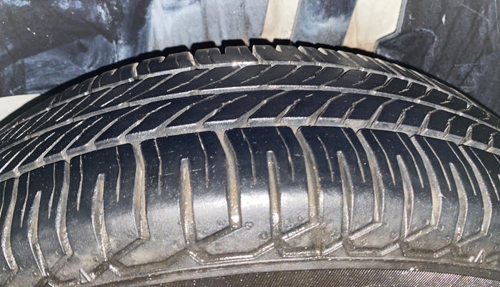 2020 Maruti Swift VXI, Petrol, Manual, 35,194 km, Left Rear Tyre Tread