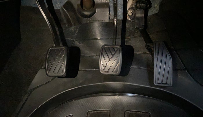 2020 Maruti Swift VXI, Petrol, Manual, 35,194 km, Pedals