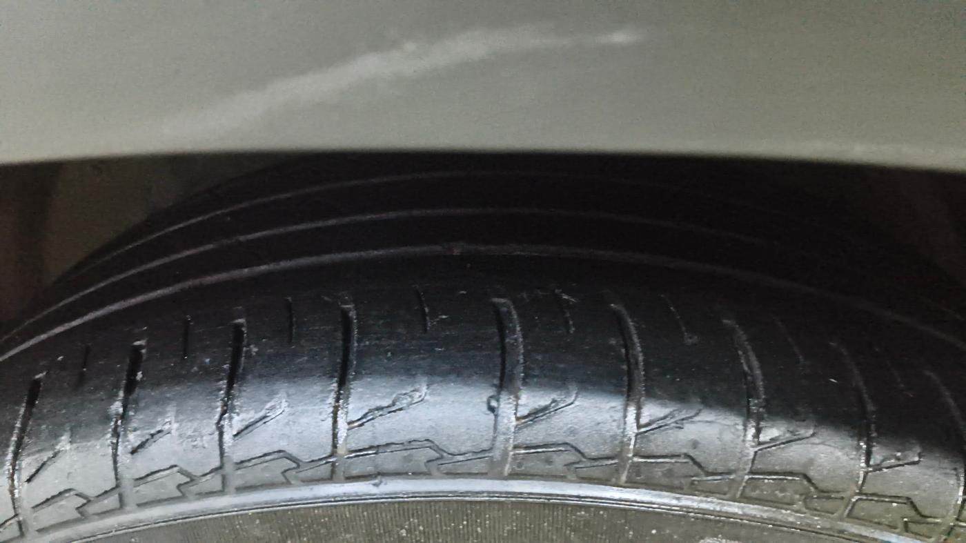 2020 MG HECTOR SHARP 1.5 DCT PETROL, CNG, Automatic, 92,240 km, Left Front Tyre Tread