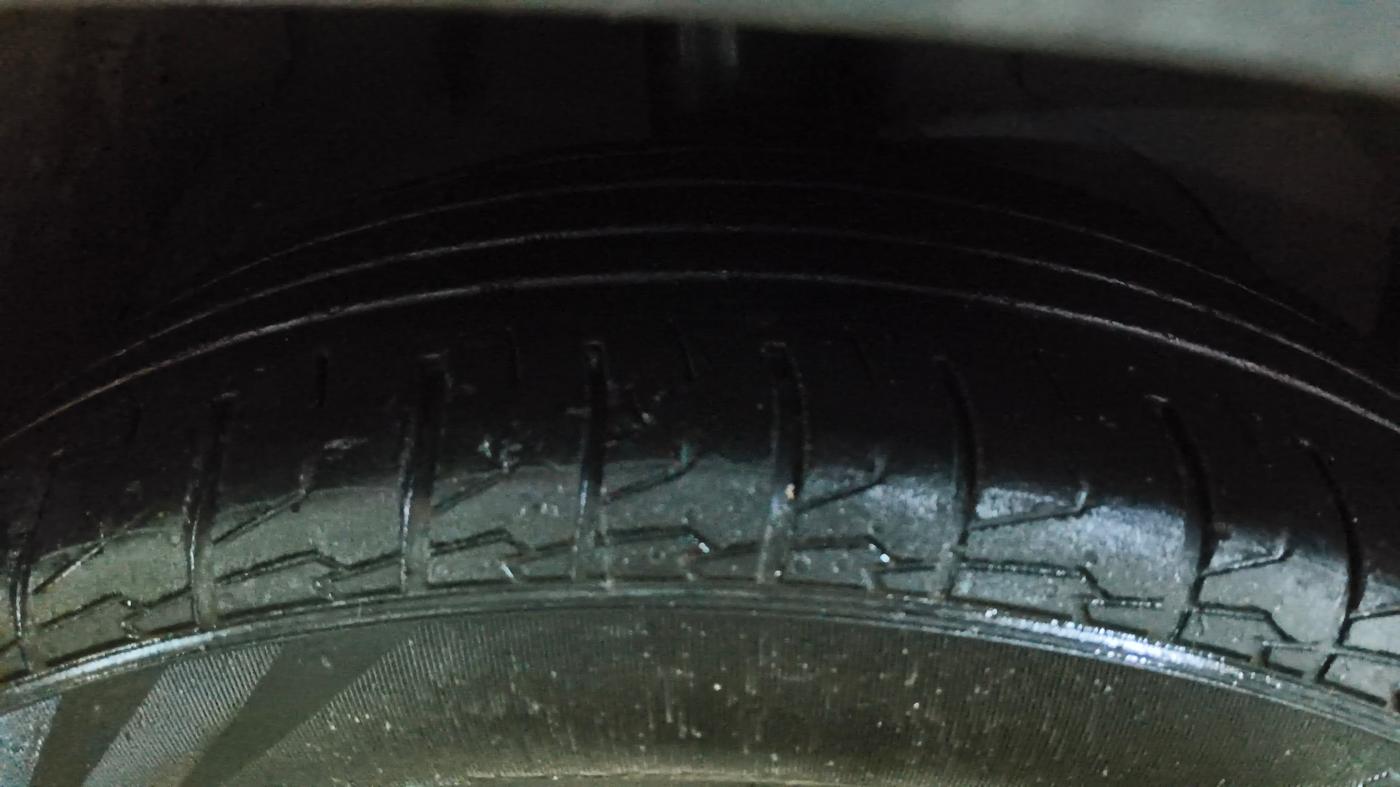 2020 MG HECTOR SHARP 1.5 DCT PETROL, CNG, Automatic, 92,240 km, Right Front Tyre Tread