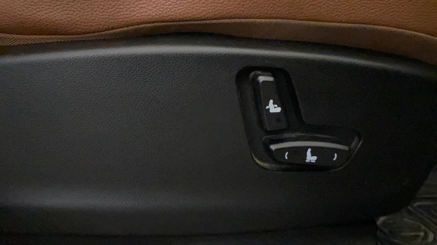 2020 MG HECTOR PLUS SHARP 1.5 PETROL TURBO DCT 6-STR, Petrol, Automatic, 38,946 km, Driver Side Adjustment Panel