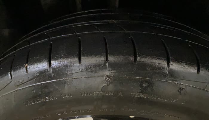 2020 MG HECTOR PLUS SHARP 1.5 PETROL TURBO DCT 6-STR, Petrol, Automatic, 38,946 km, Right Rear Tyre Tread