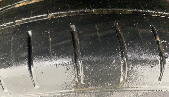 2021 Toyota Glanza G, Petrol, Manual, 37,179 km, Left Front Tyre Tread