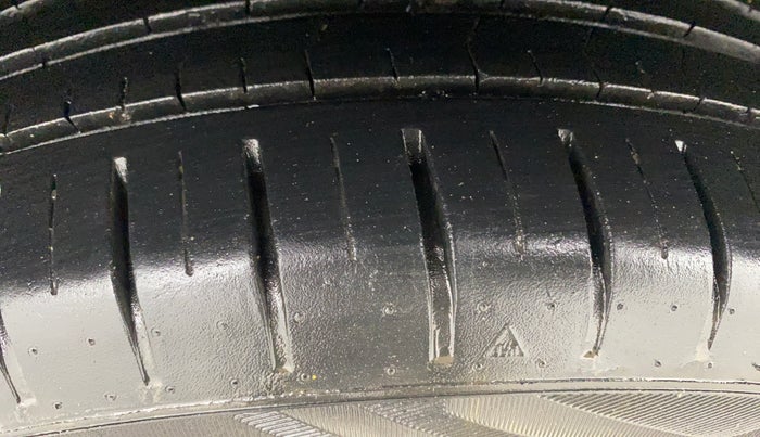 2021 Toyota Glanza G, Petrol, Manual, 37,179 km, Right Rear Tyre Tread