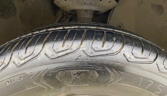 2015 Honda City 1.5L I-VTEC VX CVT, CNG, Automatic, 74,976 km, Right Front Tyre Tread