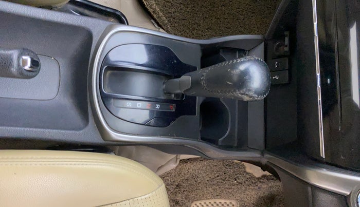 2015 Honda City 1.5L I-VTEC VX CVT, CNG, Automatic, 74,976 km, Gear Lever