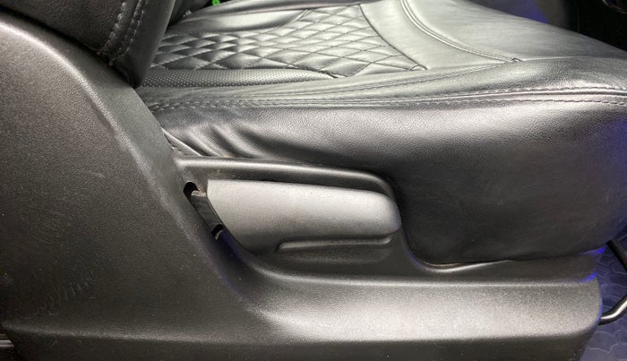 2017 Maruti Swift VXI OPT, Petrol, Manual, 64,382 km, Driver Side Adjustment Panel