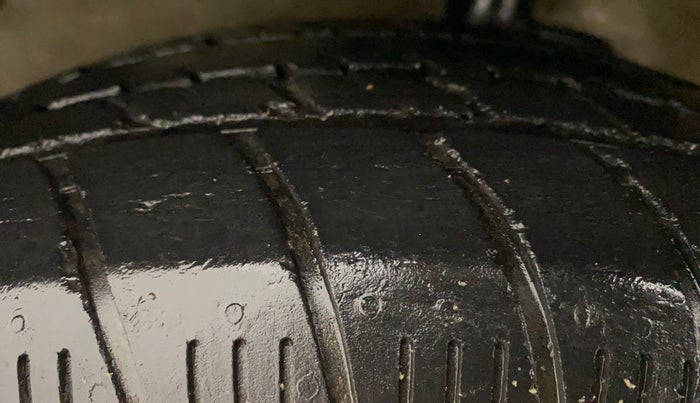 2015 Maruti Celerio VXI, Petrol, Manual, 24,930 km, Left Front Tyre Tread