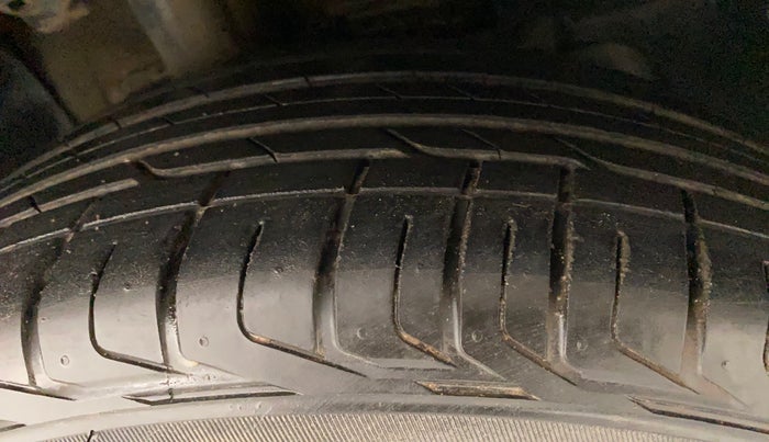 2017 Tata NEXON XZ PLUS DIESEL, Diesel, Manual, 53,609 km, Right Front Tyre Tread