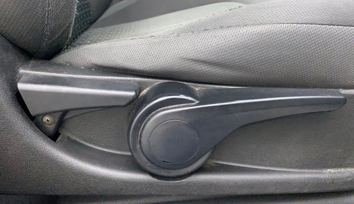 2017 Tata NEXON XZ PLUS DIESEL, Diesel, Manual, 53,609 km, Driver Side Adjustment Panel