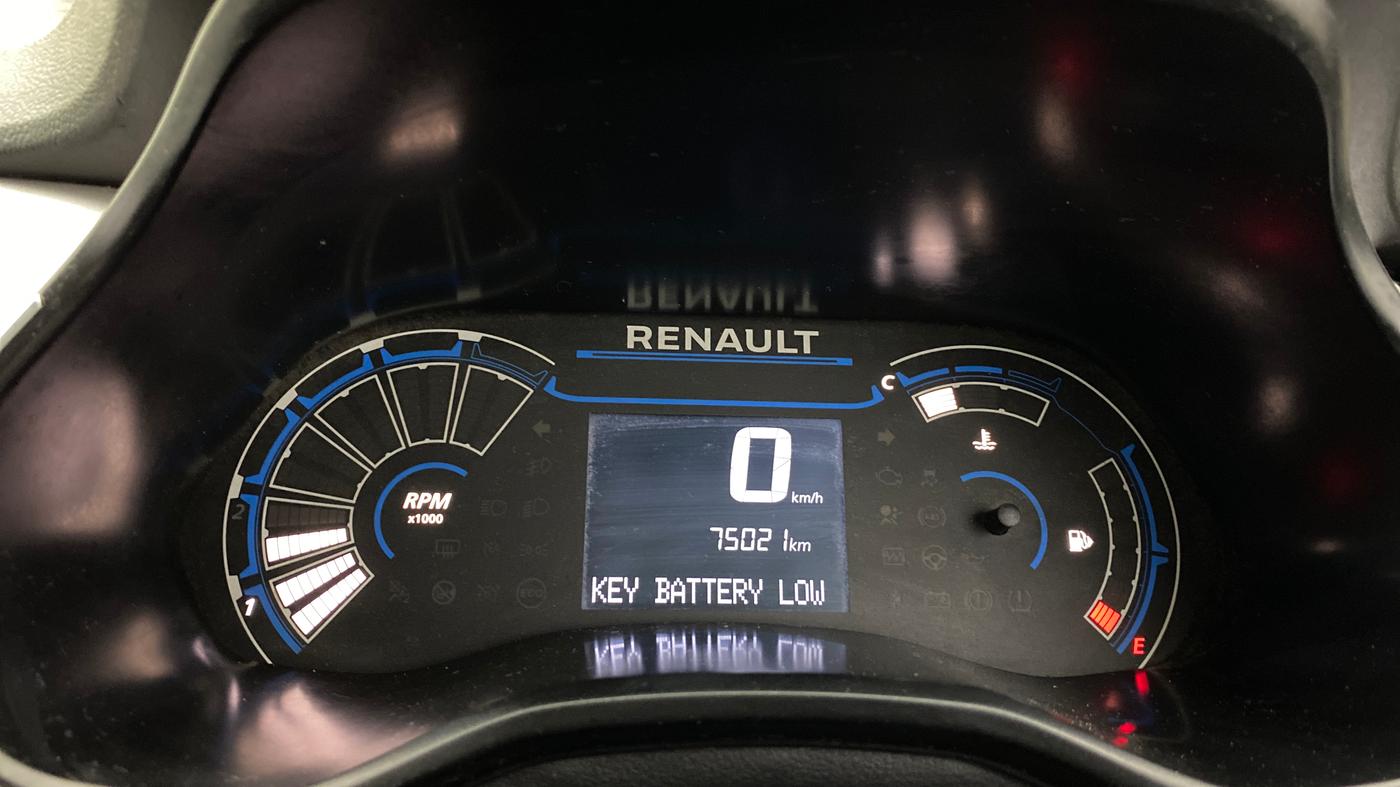 2020 Renault TRIBER RXZ, Petrol, Manual, 75,021 km, Odometer Image