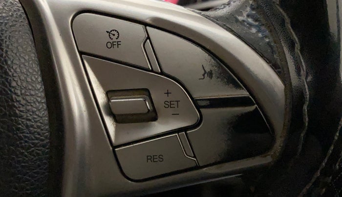 2019 Mahindra XUV300 W8 1.2 PETROL, Petrol, Manual, 73,413 km, Adaptive Cruise Control