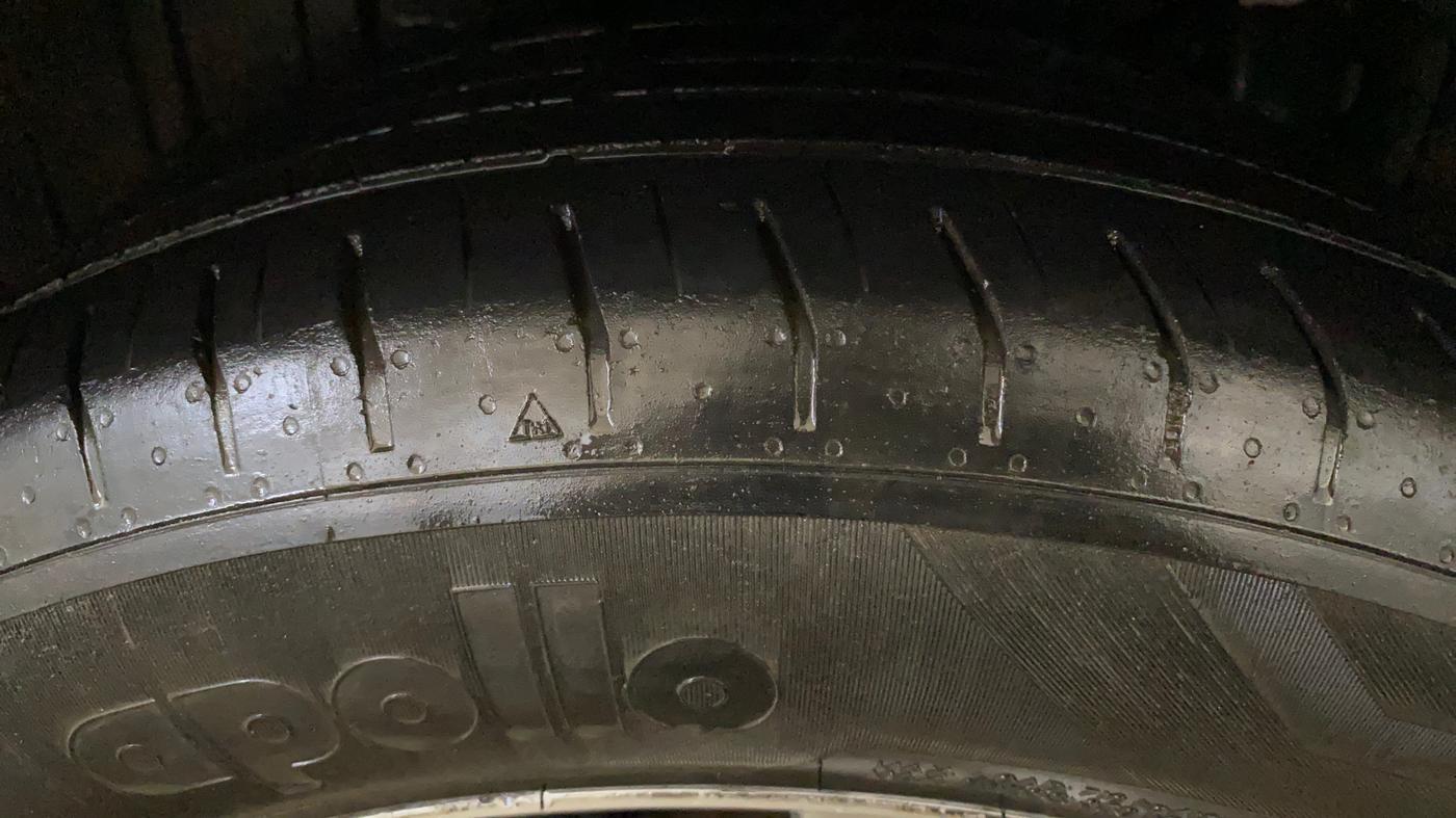 2019 Mahindra XUV300 W8 1.2 PETROL, Petrol, Manual, 73,323 km, Right Rear Tyre Tread