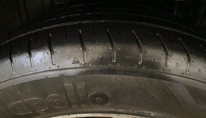 2019 Mahindra XUV300 W8 1.2 PETROL, Petrol, Manual, 73,413 km, Right Rear Tyre Tread