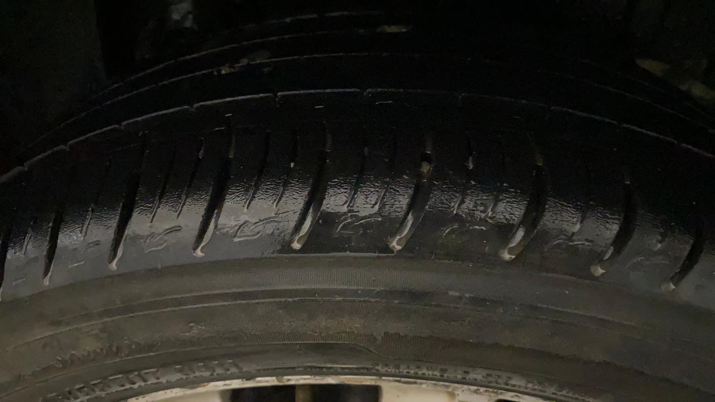 2019 Mahindra XUV300 W8 1.2 PETROL, Petrol, Manual, 73,323 km, Left Rear Tyre Tread