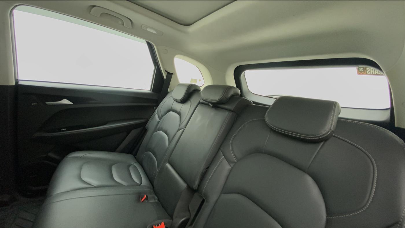 2019 MG HECTOR SHARP 2.0 DIESEL, Diesel, Manual, 33,306 km, Right Side Rear Door Cabin