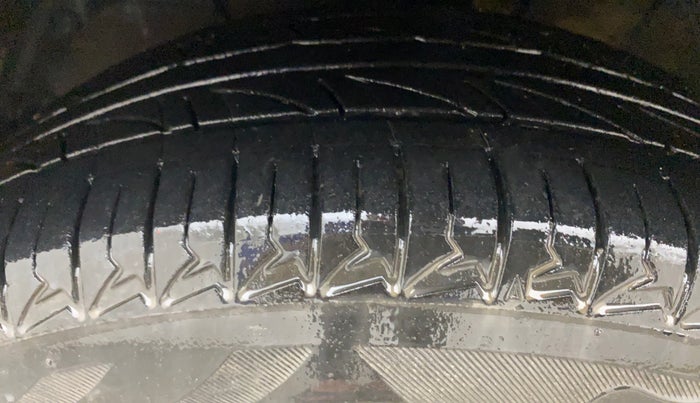 2020 Maruti Swift ZXI AMT, Petrol, Automatic, 39,057 km, Left Front Tyre Tread