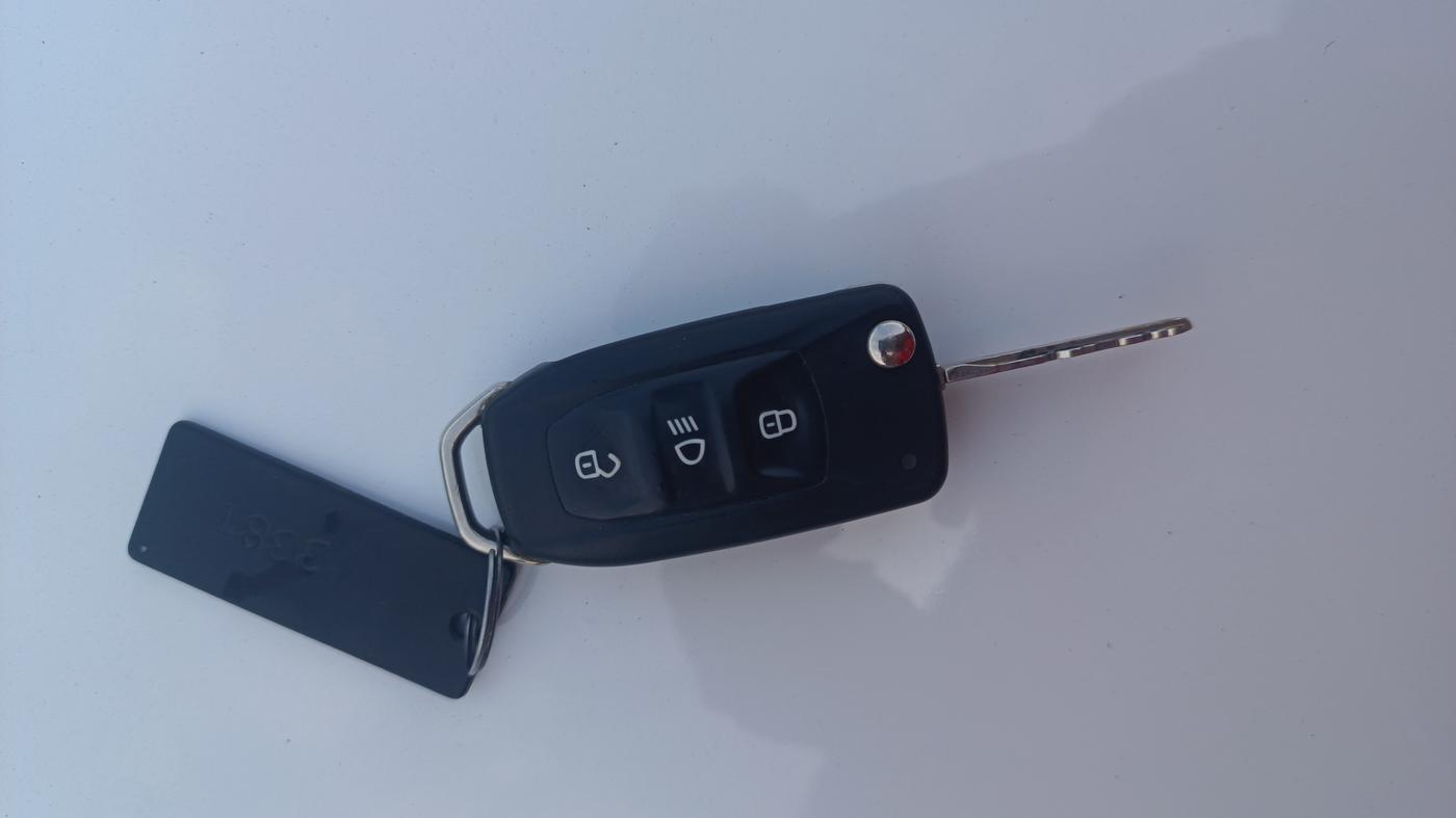 2018 Tata Tiago XT PETROL, Petrol, Manual, 45,406 km, Key Close Up