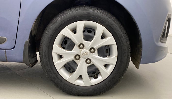 2015 Hyundai Grand i10 SPORTZ 1.2 KAPPA VTVT, Petrol, Manual, 16,870 km, Right Front Wheel