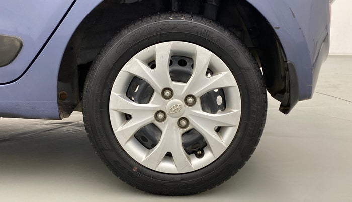 2015 Hyundai Grand i10 SPORTZ 1.2 KAPPA VTVT, Petrol, Manual, 16,870 km, Left Rear Wheel