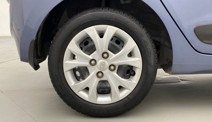2015 Hyundai Grand i10 SPORTZ 1.2 KAPPA VTVT, Petrol, Manual, 16,870 km, Right Rear Wheel