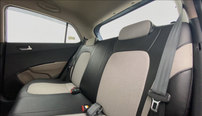 2015 Hyundai Grand i10 SPORTZ 1.2 KAPPA VTVT, Petrol, Manual, 16,870 km, Right Side Rear Door Cabin