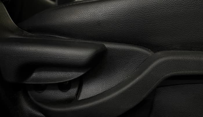 2019 Honda BR-V 1.5L I-VTEC S, Petrol, Manual, 21,281 km, Driver Side Adjustment Panel