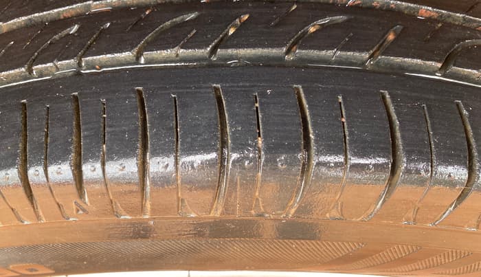 2018 Renault Kwid RXL, Petrol, Manual, 49,979 km, Left Rear Tyre Tread