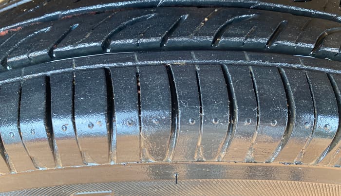 2018 Renault Kwid RXL, Petrol, Manual, 49,979 km, Left Front Tyre Tread