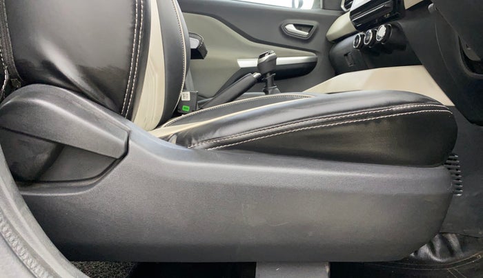 2023 Nissan MAGNITE Magnite Geza Edition, Petrol, Manual, 34,672 km, Driver Side Adjustment Panel