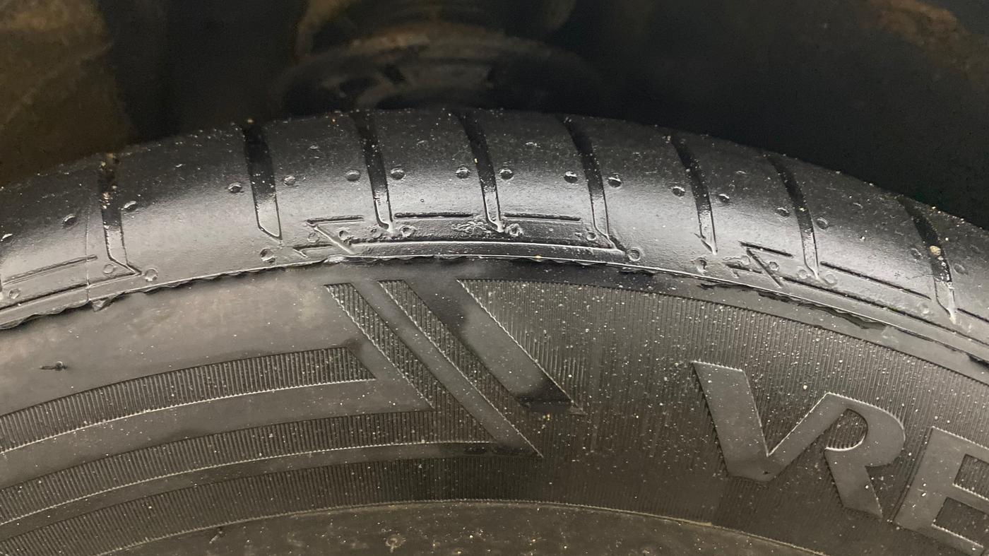 2021 Maruti Swift ZXI PLUS, Petrol, Manual, 56,613 km, Right Front Tyre Tread