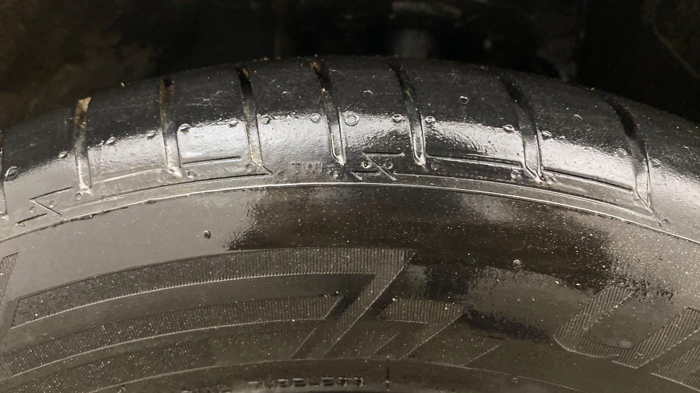 2021 Maruti Swift ZXI PLUS, Petrol, Manual, 56,613 km, Left Front Tyre Tread