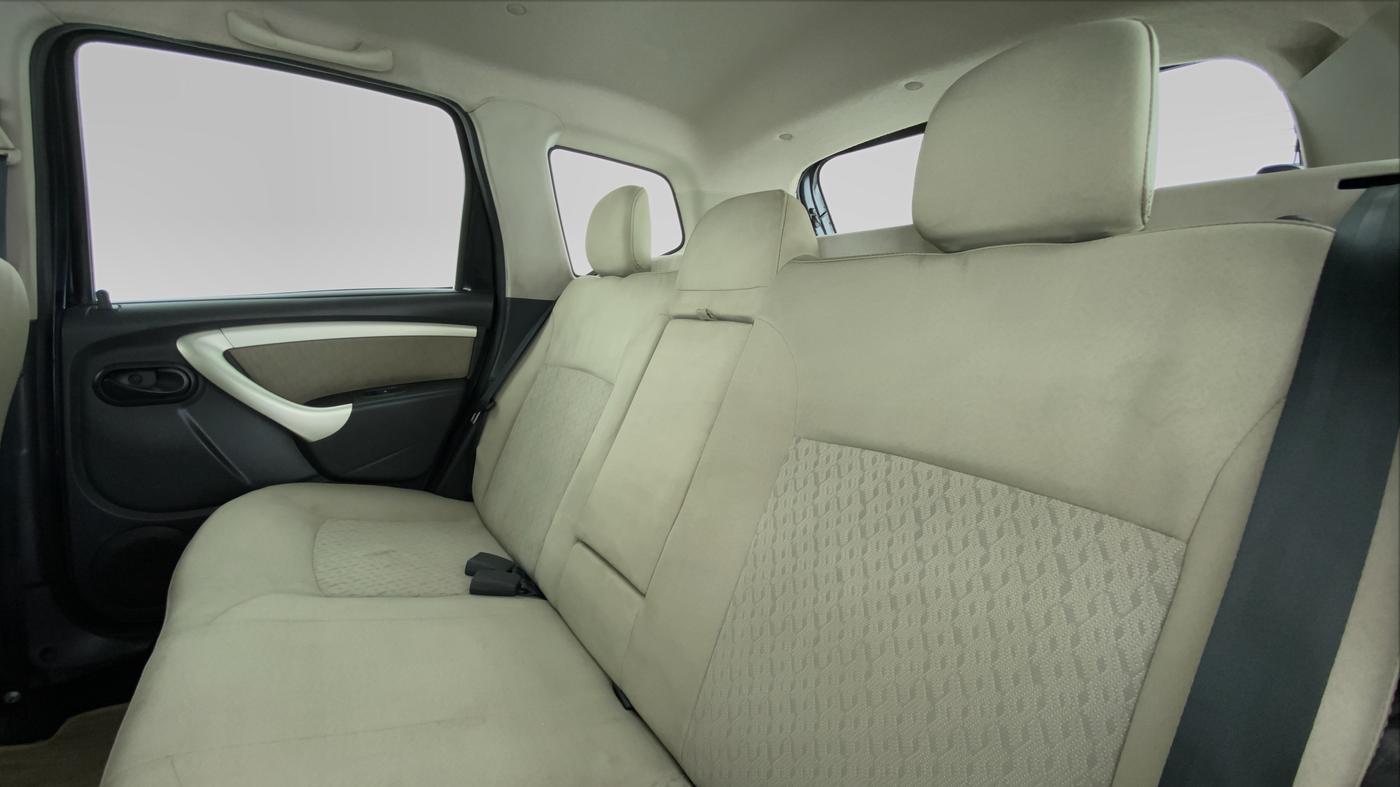 2014 Renault Duster RXL PETROL 104, Petrol, Manual, 52,771 km, Right Side Rear Door Cabin