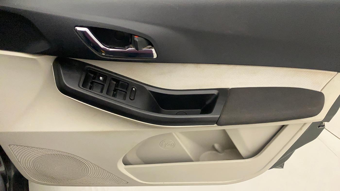 2022 Tata TIGOR XZ PLUS CNG, CNG, Manual, 5,837 km, Driver Side Door Panels Control