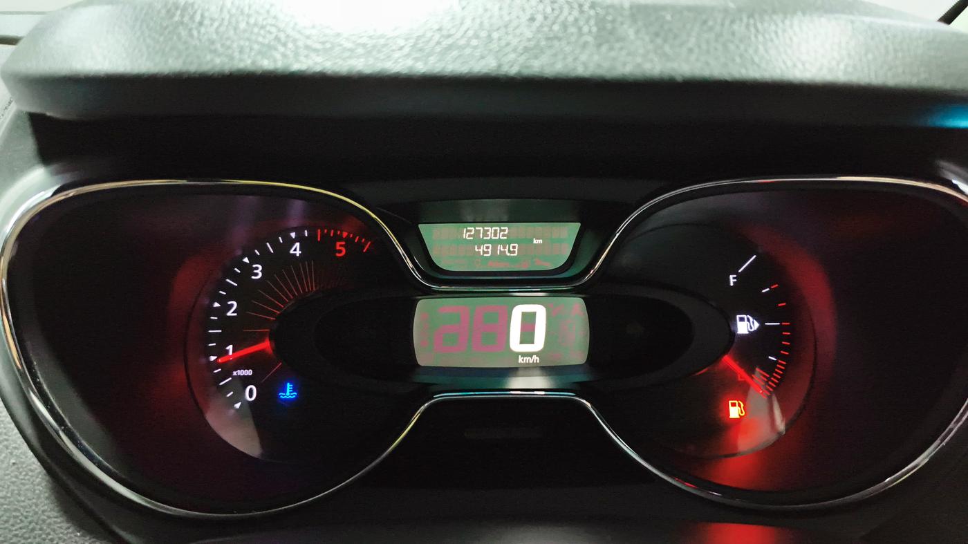 2017 Renault Captur RXT DIESEL, Diesel, Manual, 1,27,290 km, Odometer Image