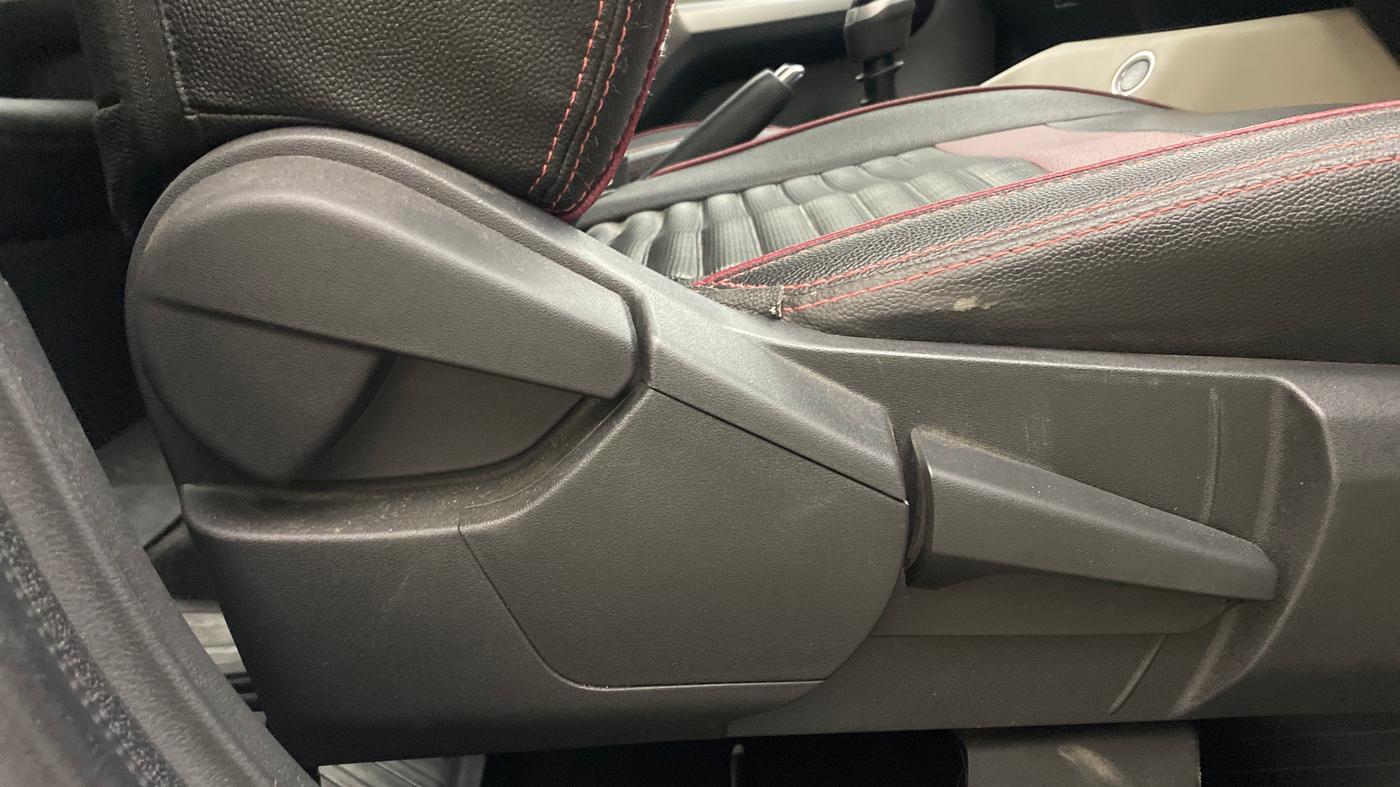 2023 Nissan MAGNITE XV MT, Petrol, Manual, 26,895 km, Driver Side Adjustment Panel